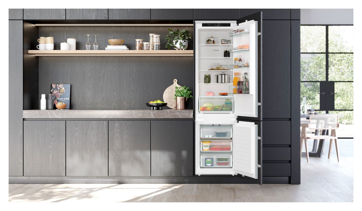 iQ100 KI96NNSE0 Schlepptür 215 l Kühlteil 75 l Gefrierteil 194 cm Einbau Kühl-/Gefrierkombination NoFrost 