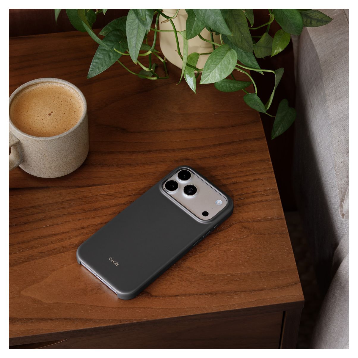 Beats Case mit MagSafe Cover für Apple iPhone 17 Pro Max  (Granit, Grau) 