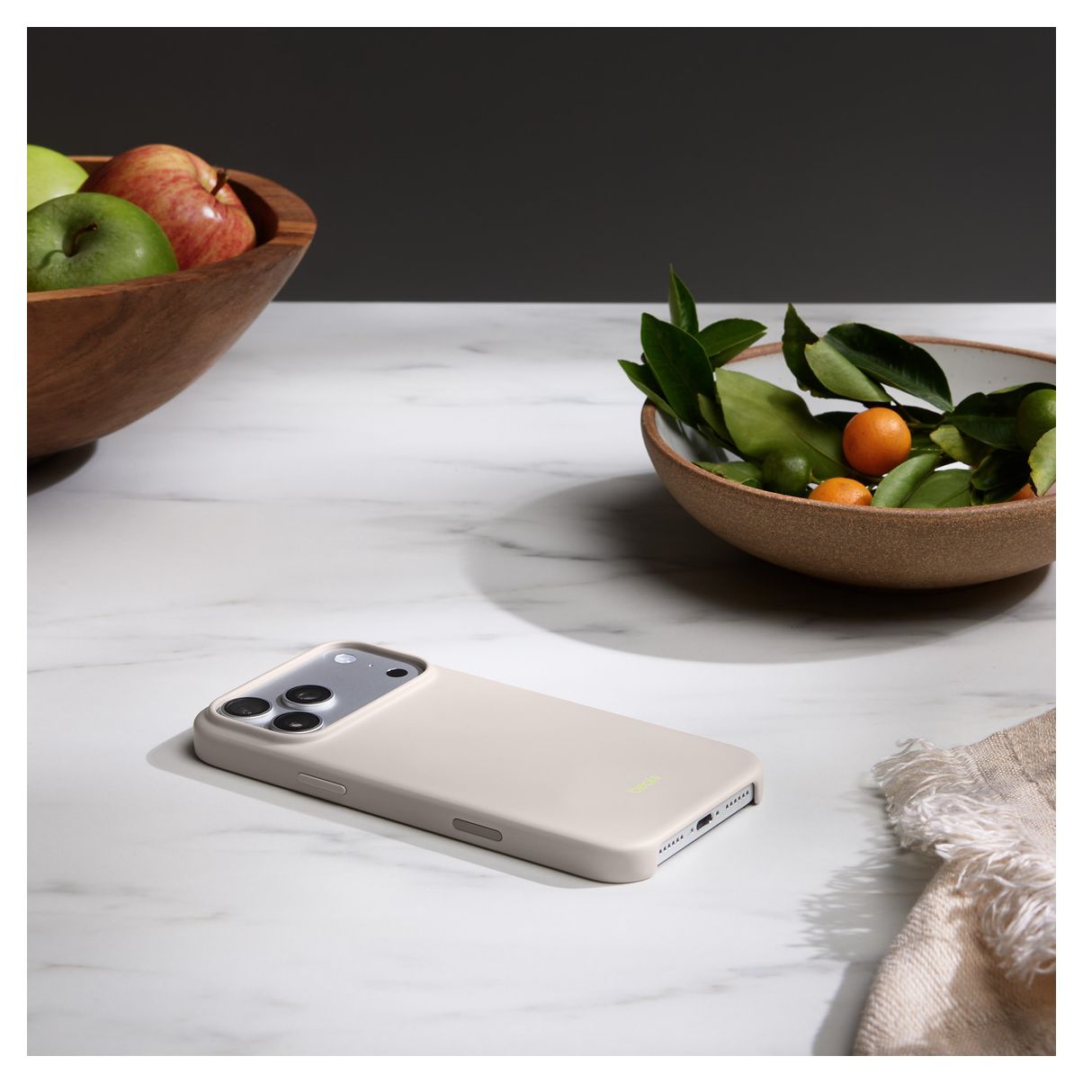 Beats Case mit MagSafe Cover für Apple iPhone 17 Pro Max  (Limette, Steinfarbe) 