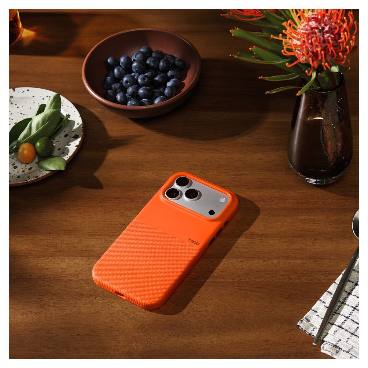 Beats Rugged Case mit MagSafe Cover für Apple iPhone 17 Pro Max  (Orange) 