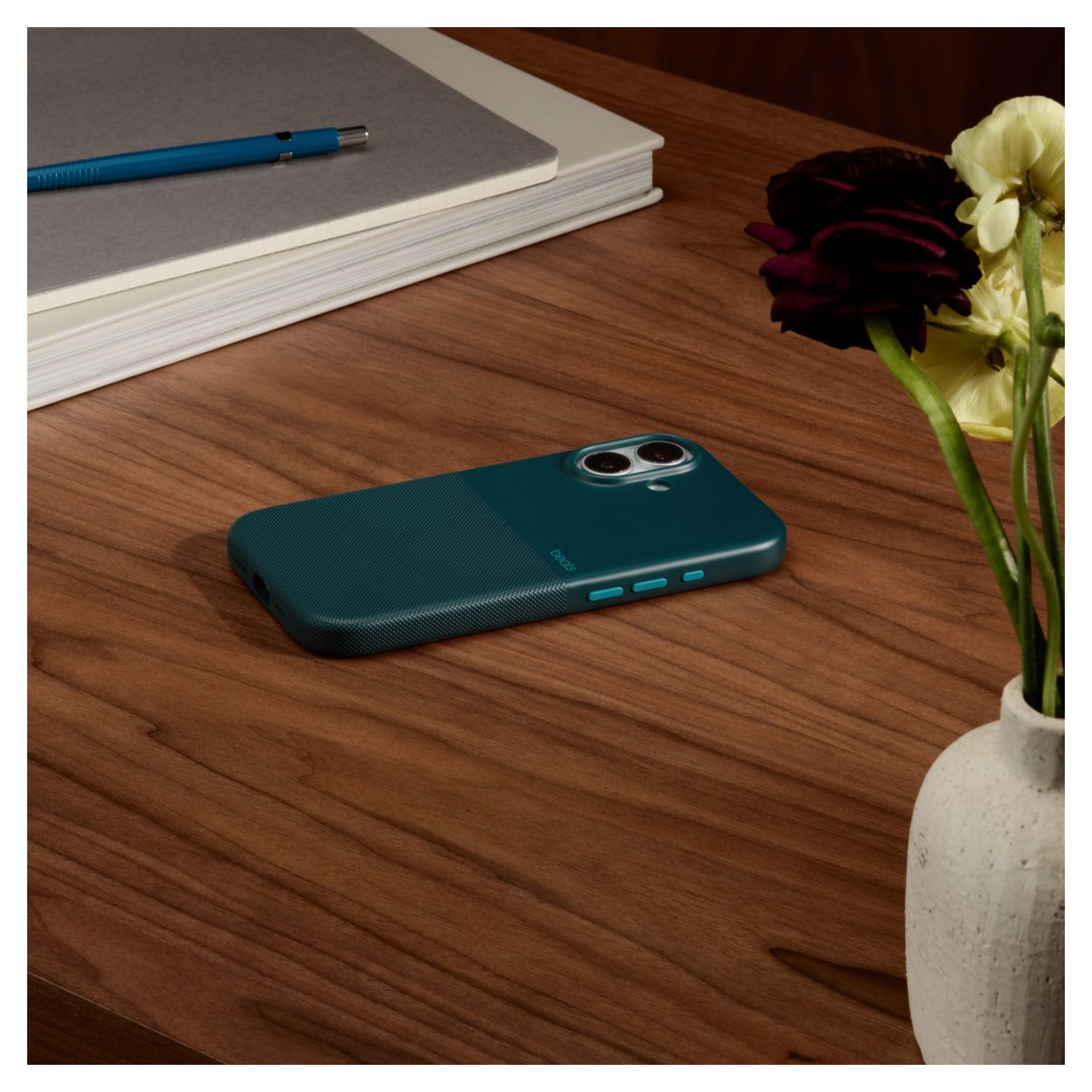 Beats Rugged Case mit MagSafe Cover für Apple iPhone 17  (Blau) 