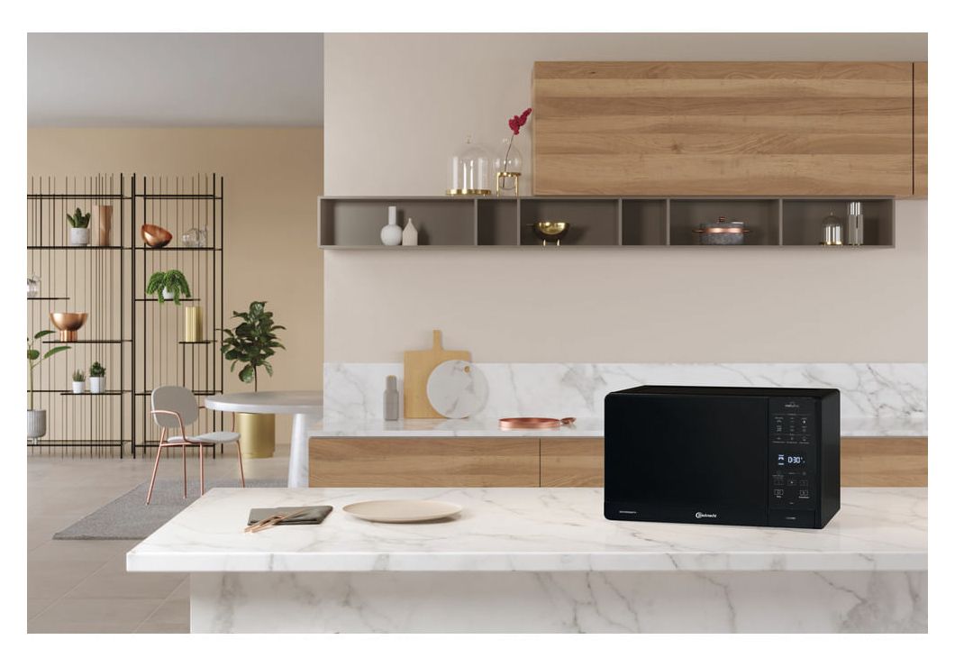 MW49BL Freistehende Mikrowelle 800 W Größe: mittel 6 Stufen Dampfgaren Grill  (Schwarz) 