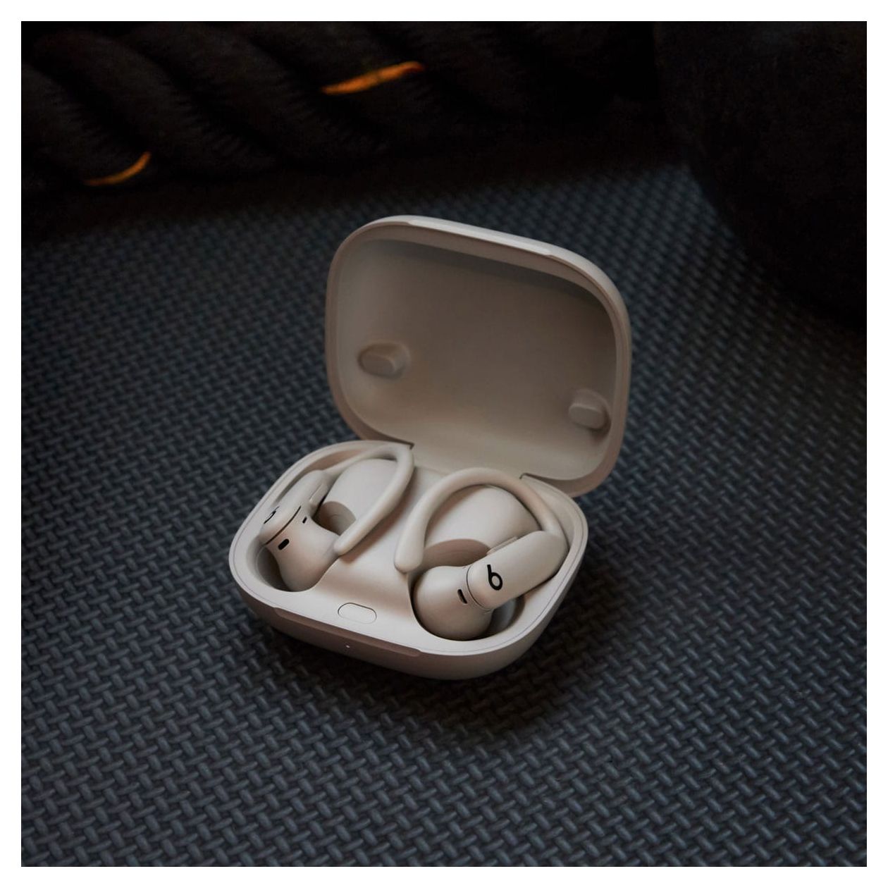 Powerbeats Pro 2 In-Ear Kopfhörer kabellos 10 h Laufzeit IPX4  (Sand) 