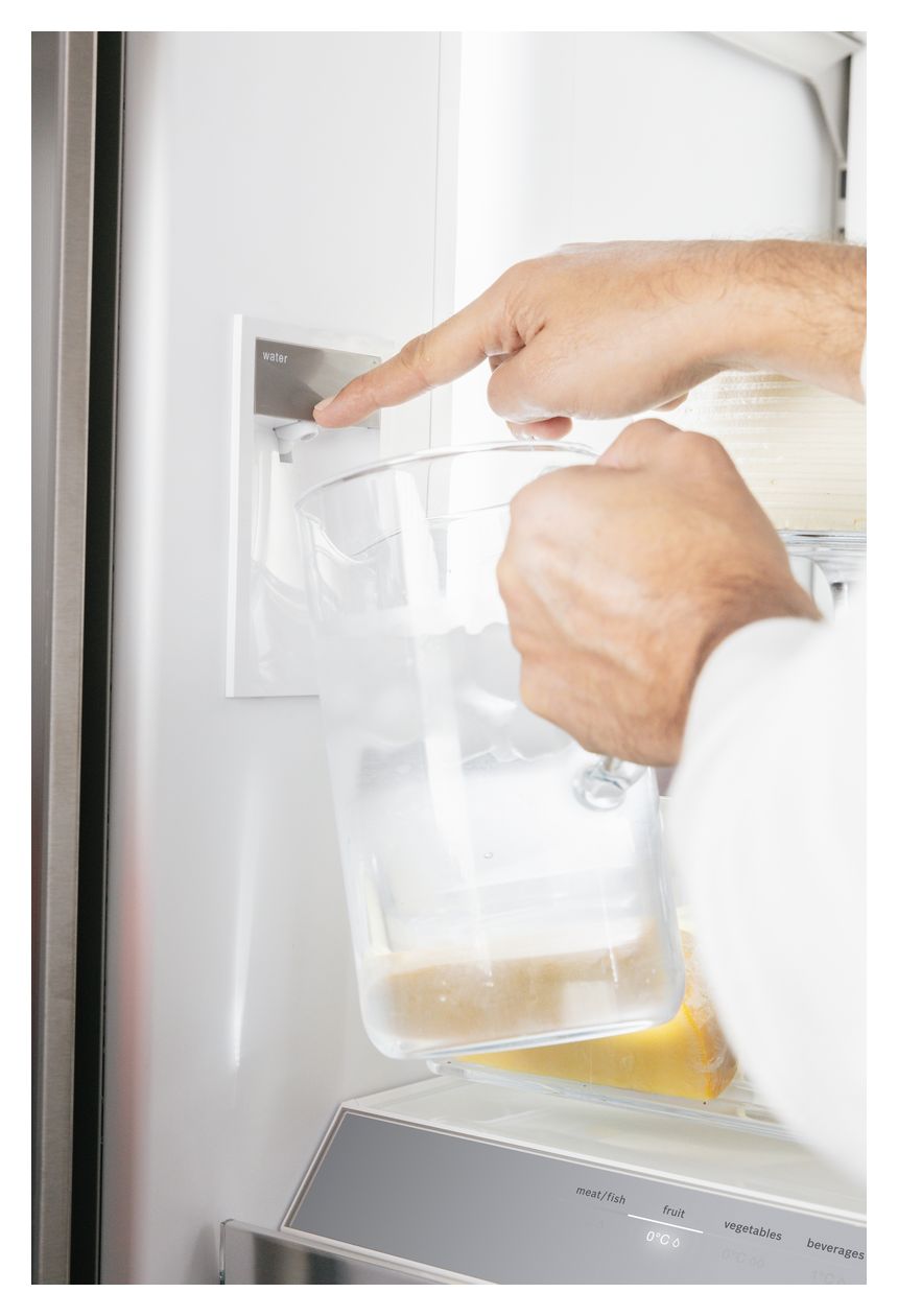 Serie 8 KFF96PIEP Side-by-Side Kühl-/ Gefrierkombination French Door 402 l / 171 l 333 kWh 1830 mm x 905 mm  (Edelstahl) 