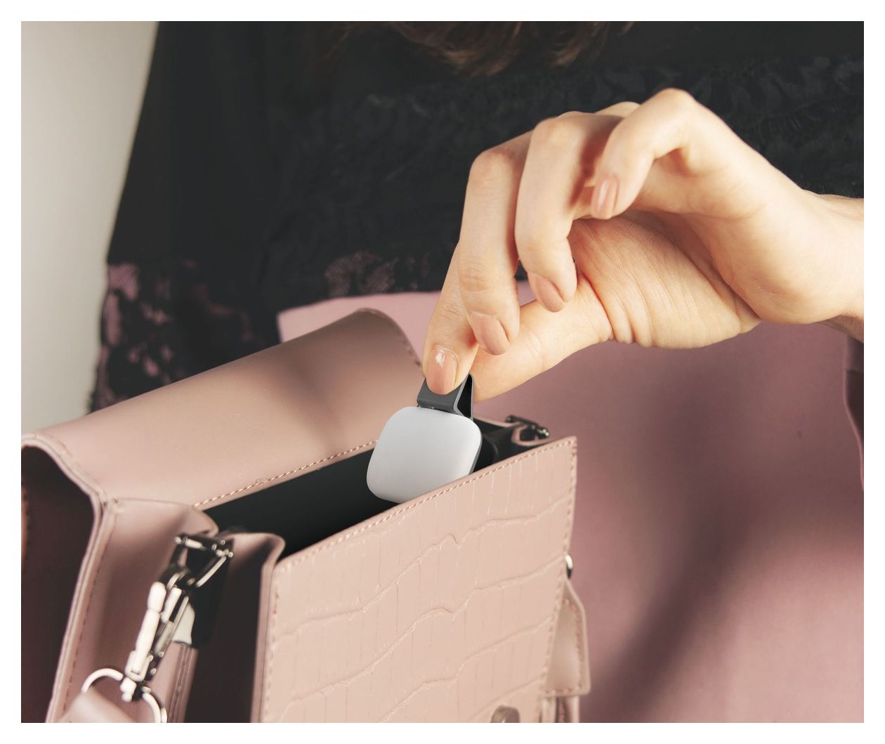 SELFIE LIGHT CLIP Kompaktes LED-Licht mit universellem Clip, ideal für Selfies, Videos und Anrufe. Schnell befestigt, USB-C-aufladbar, sofort einsatzbereit. 