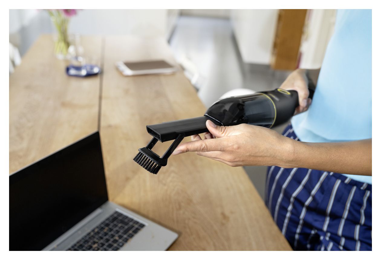 CVH3 Handstaubsauger Beutellos bis 20 min Laufzeit 7,2 V HEPA  (Schwarz, Gelb) 