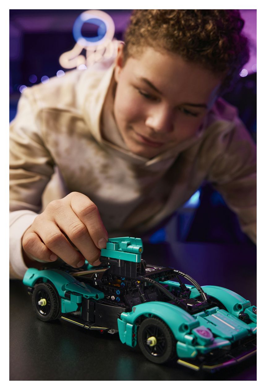 Aston Martin Valkyrie 