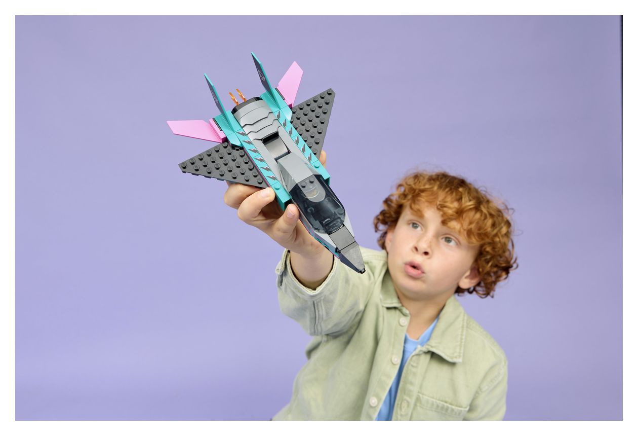 Düsenflieger vs. Rennauto 