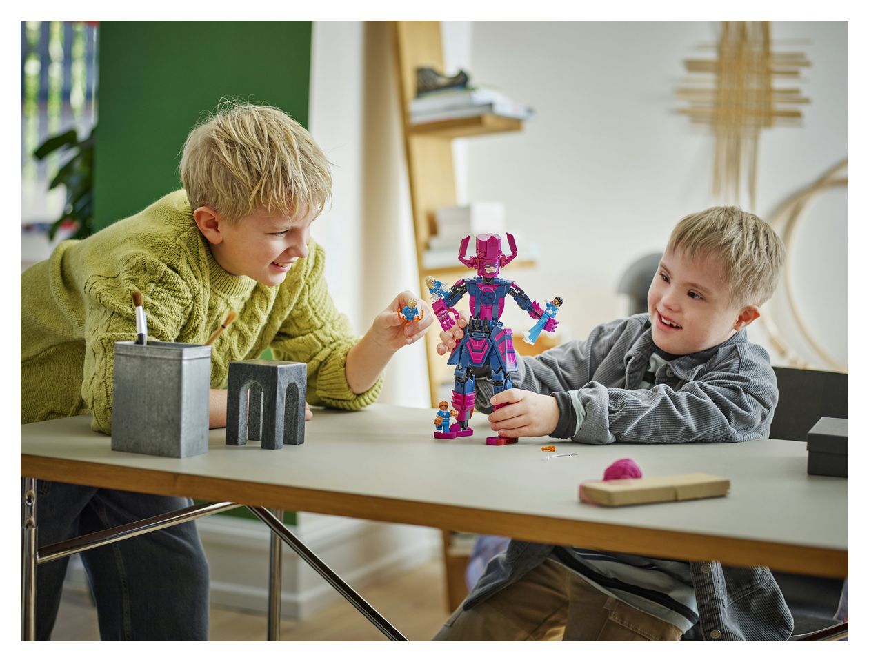 Fantastic Four vs. Galactus Baufigur 