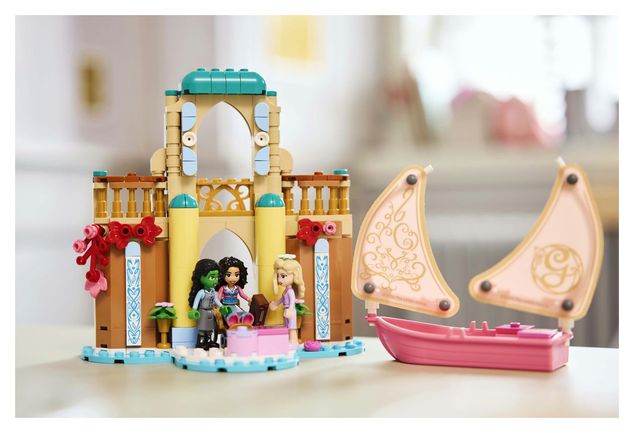 Glinda, Elphaba und Nessarose an der Universität Shiz 