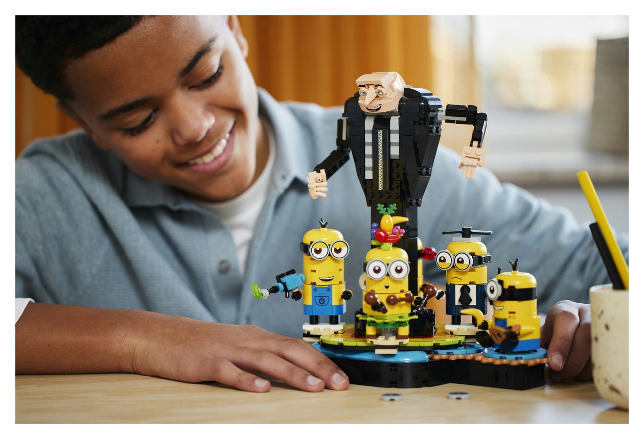 Gru und die Minions aus LEGO® Steinen 