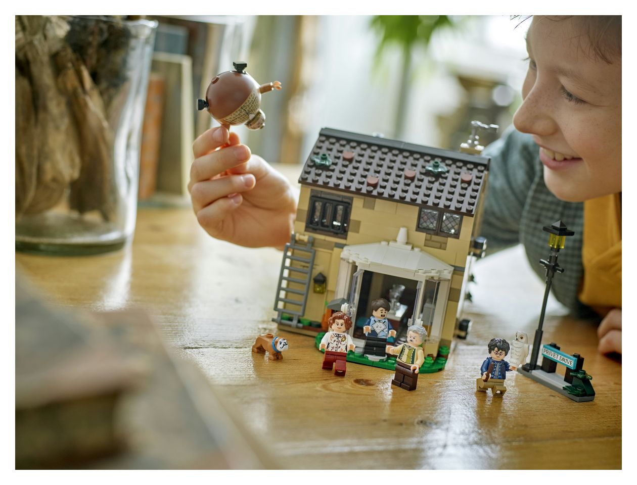 Harry Potter Ligusterweg Tante Magdas Besuch Bauset 639 Teile  (Mehrfarbig) 