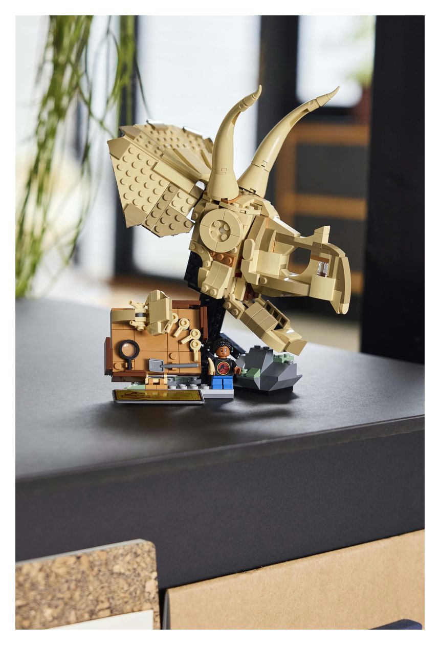 Jurassic World Dinosaurier-Fossilien Triceratops-Schädel Bauset 468 Teile  (Mehrfarbig) 