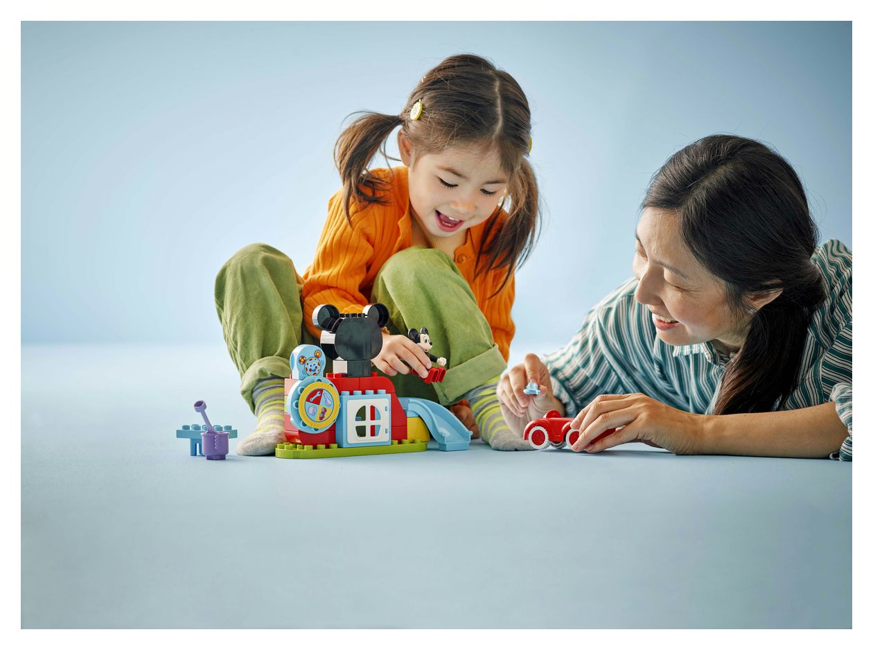 Mickys Clubhaus und Auto 