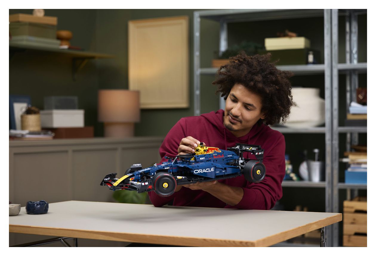 Oracle Red Bull Racing RB20 F1 Rennauto 