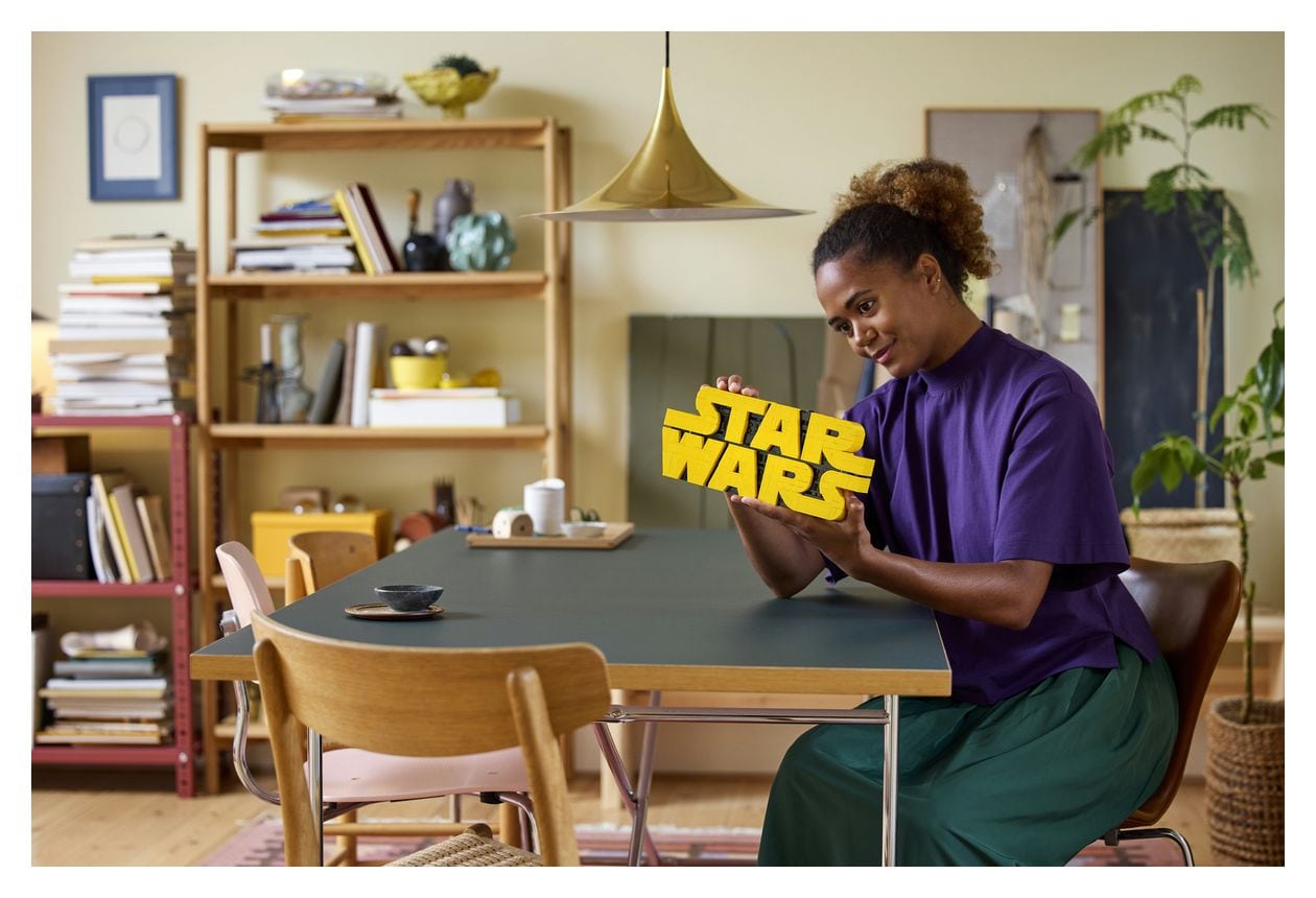 Star WarsTM Logo aus LEGO Steinen 