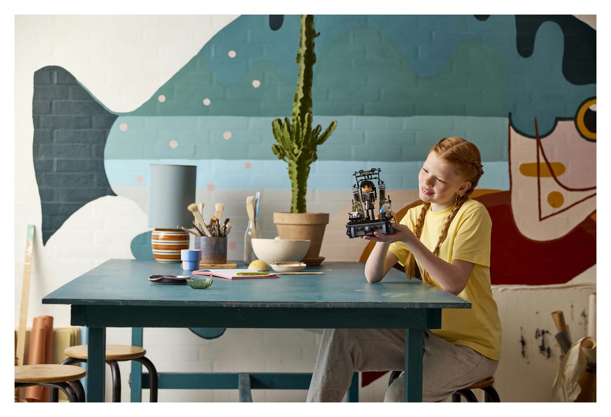 Wednesday Addams Baufigur 