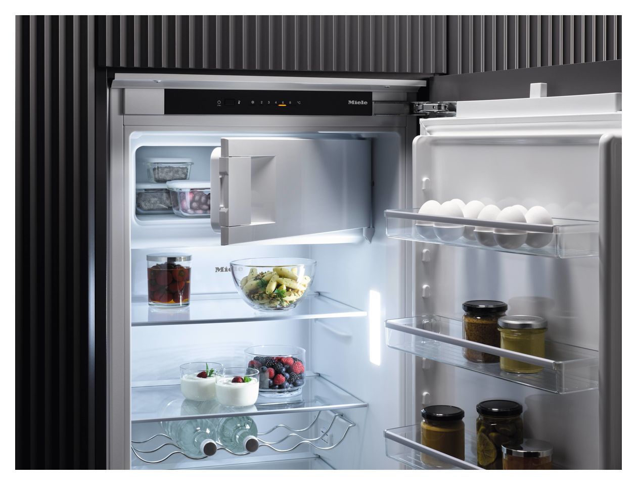 K7316E 172 l 122,8 cm Einbaukühlschrank EEK: E 147 kWh Jahr 