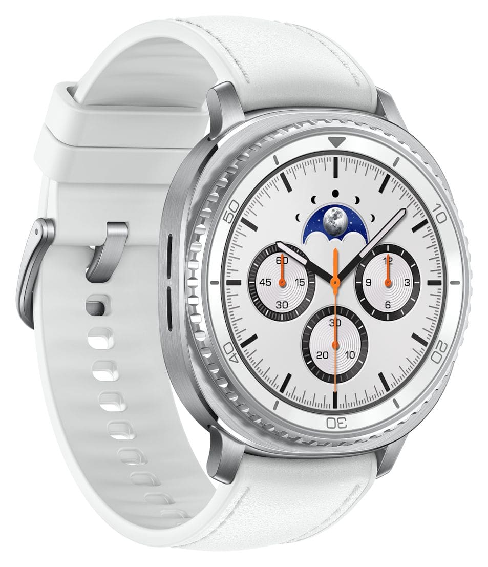 Galaxy Watch8 Classic Digital 46 mm Smartwatch Rund IP68 40 h 327 ppi  (Silber) 