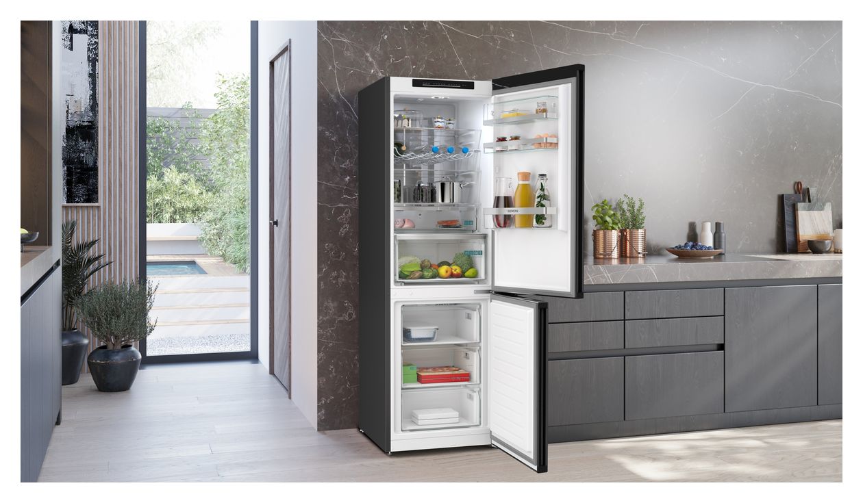 iQ300 KG36NEXAG 218 l / 103 l Kühl-Gefrierkombi freistehend NoFrost 111 kWh Jahr  (Schwarz, Edelstahl) 