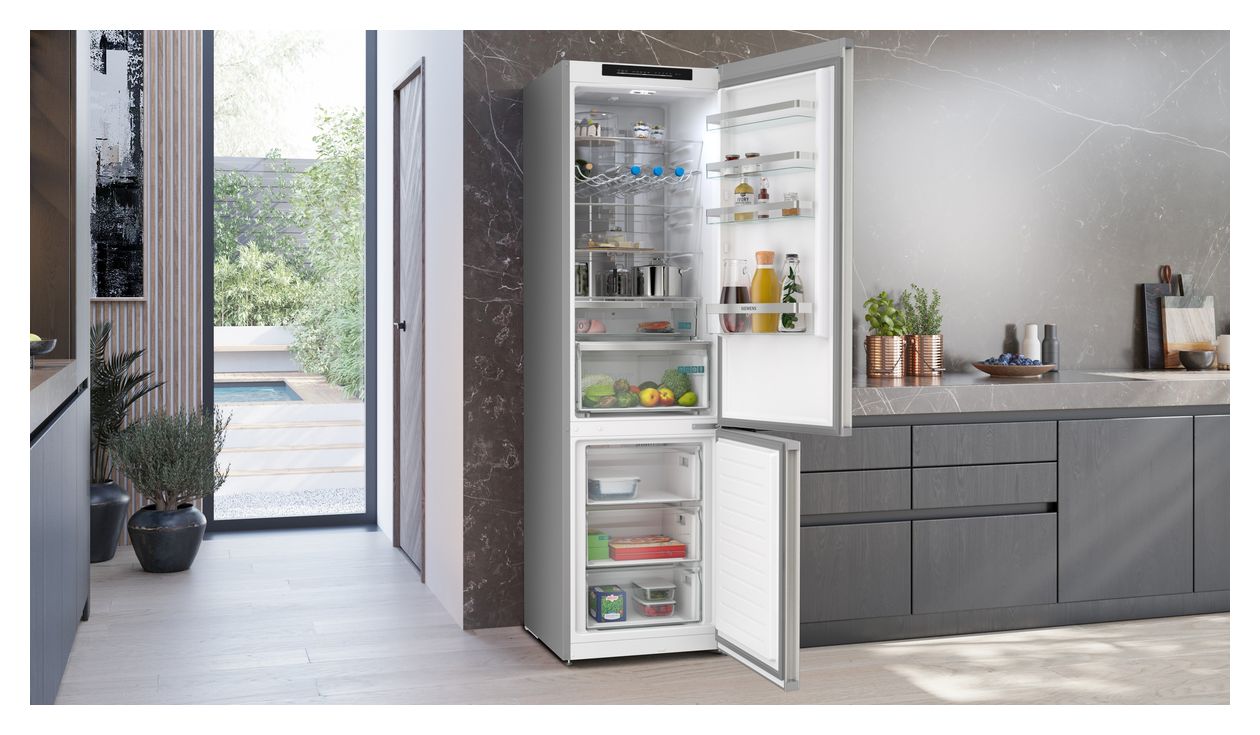 iQ300 KG39NVIBG 260 l / 103 l Kühl-Gefrierkombi freistehend NoFrost 129 kWh Jahr  (Silber) 