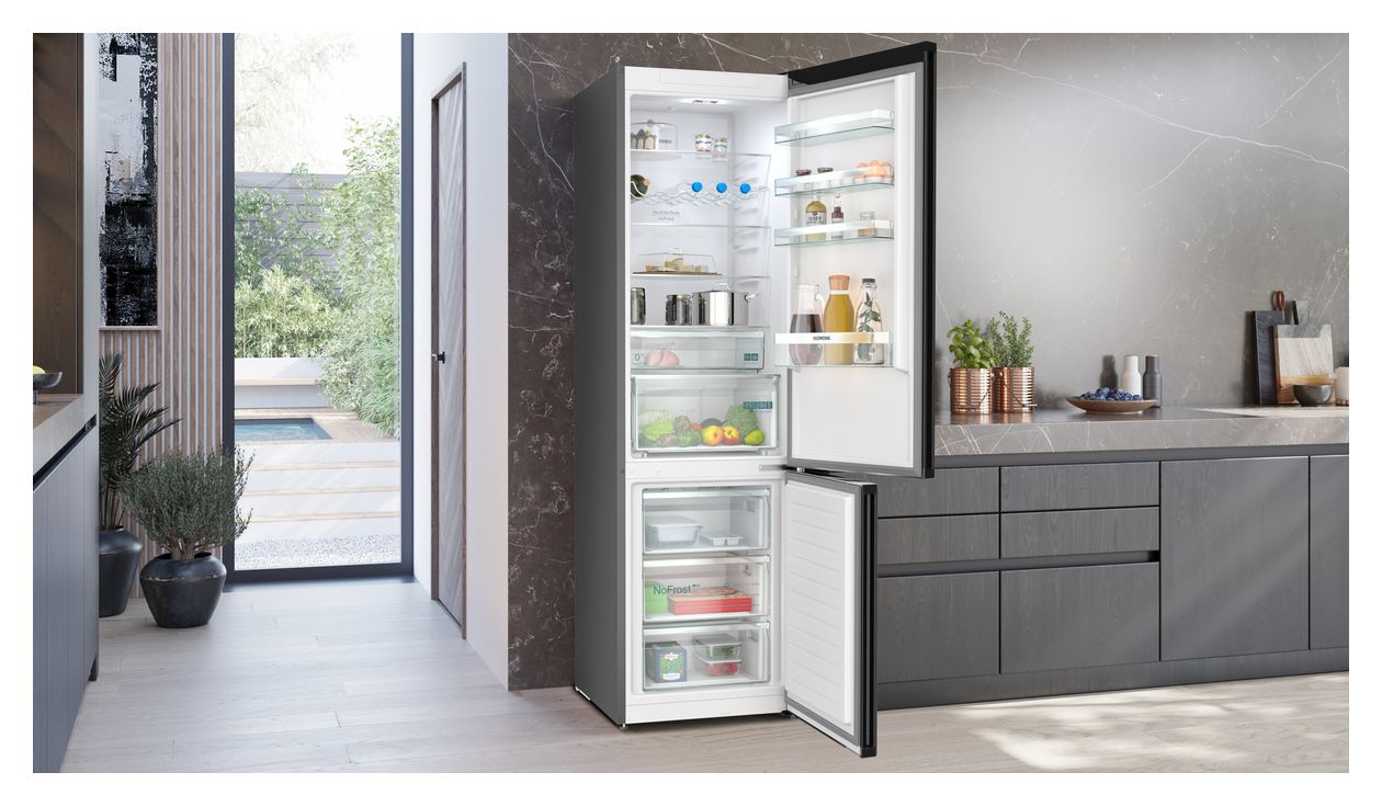 iQ300 KG39NXXCF 260 l / 103 l Kühl-Gefrierkombi freistehend NoFrost 162 kWh Jahr  (Schwarz) 