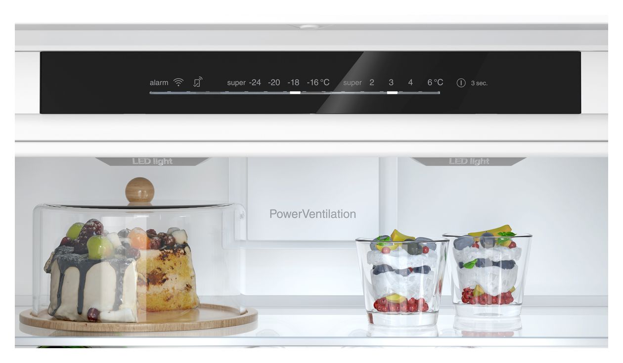 iQ500 KB96NADD1 284 l / 298 l 194 cm Einbau Kühl-/Gefrierkombination 204 kWh NoFrost 