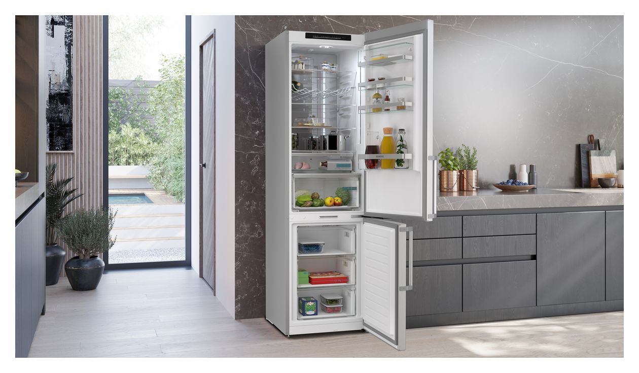 iQ500 KG39NAIAU 260 l / 103 l Kühl-Gefrierkombi freistehend NoFrost 112 kWh Jahr  (Gebürsteter Stahl) 