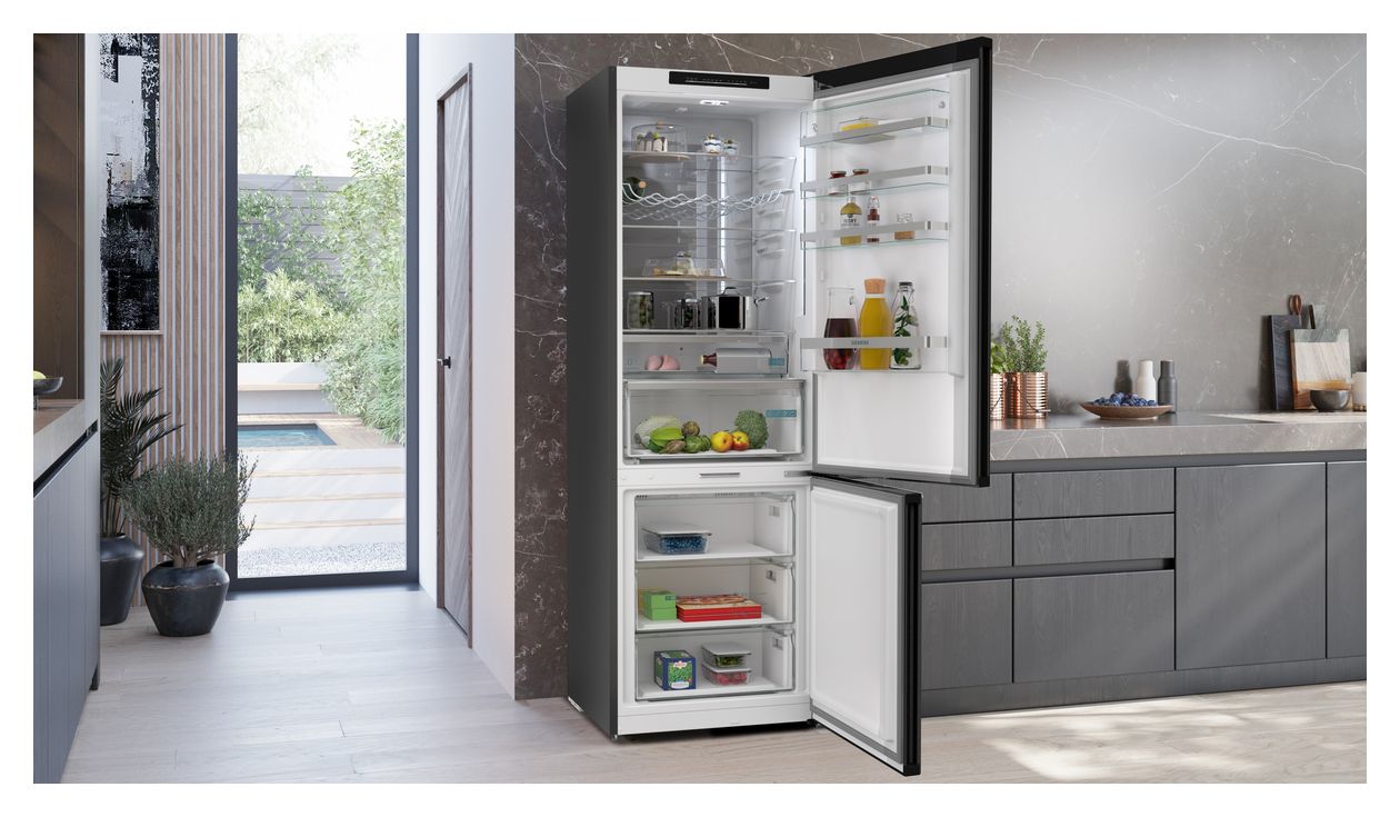 iQ500 KG49N4XAF 311 l / 129 l Kühl-Gefrierkombi freistehend NoFrost 122 kWh Jahr  (Schwarz) 