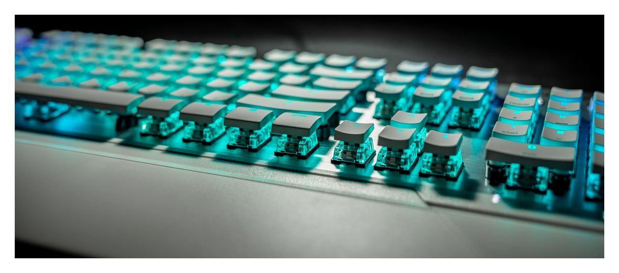 Vulcan 122 AIMO RGB-LED Gaming Tastatur USB  (Weiß) 
