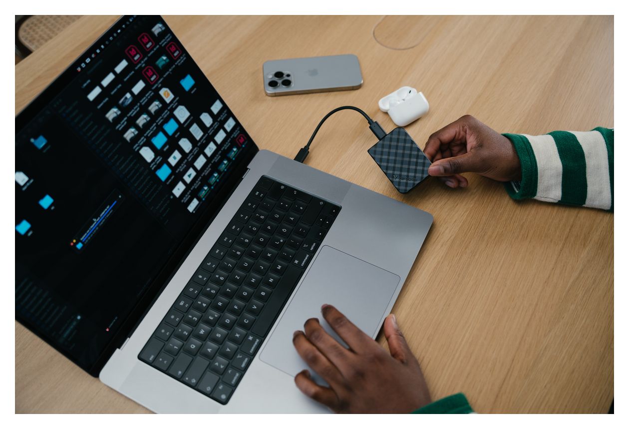 Store 'n' Go Mini Diamond 1 TB SSD  (Schwarz) 