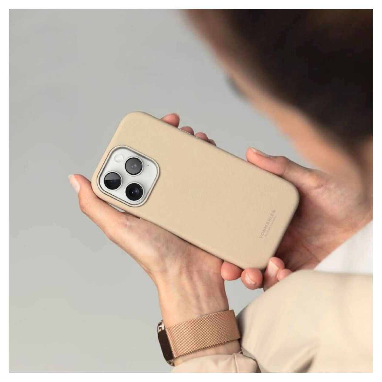 Like Leather Case Cover für Apple iPhone 16 Pro  (Cremefarben) 