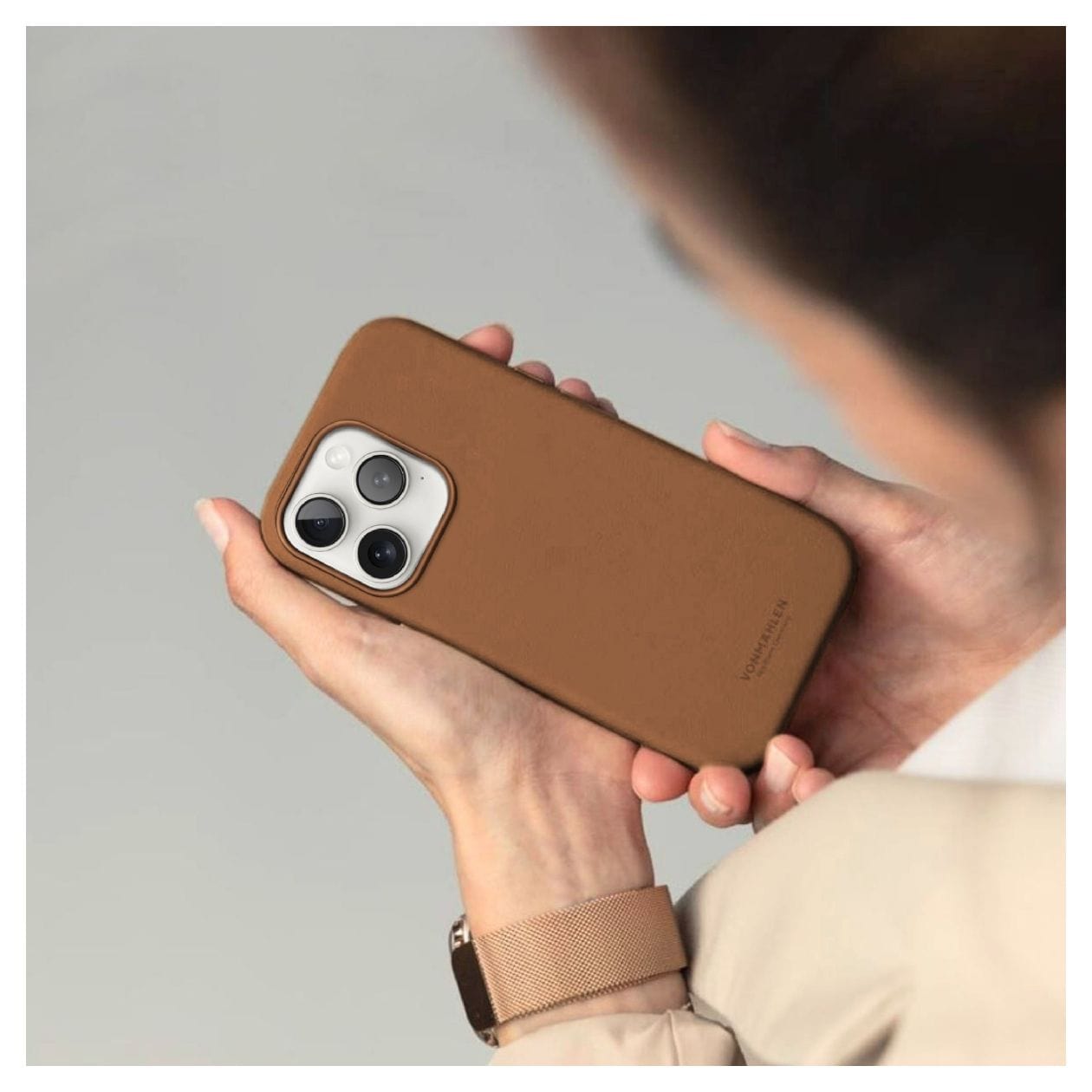 Like Leather Case Cover für Apple iPhone 16 Pro  (Braun) 