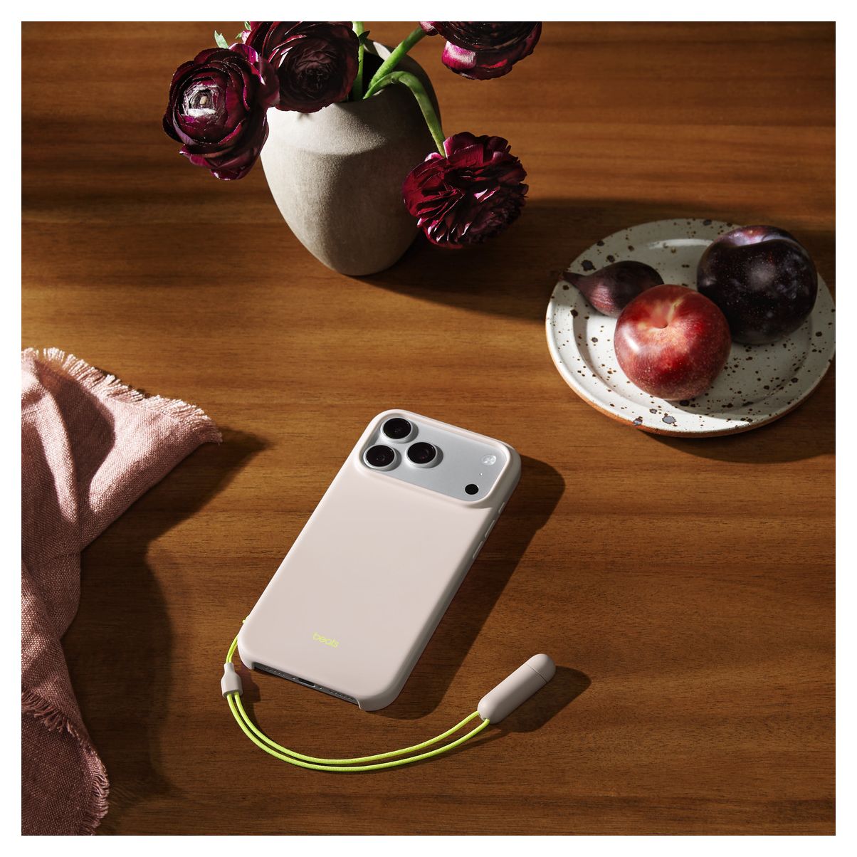 Beats Kickstand Case mit MagSafe Cover für Apple iPhone 17 Pro Max  (Limette, Steinfarbe) 