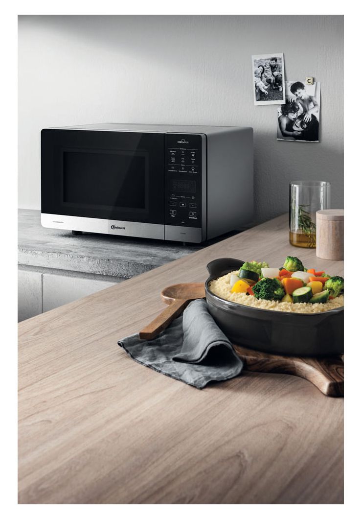 MW49SL Freistehende Mikrowelle 800 W Größe: mittel 6 Stufen Dampfgaren Grill  (Schwarz, Silber) 