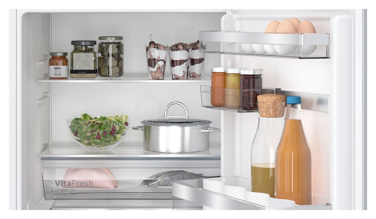 Serie 6 KUR21ADE0 134 l 82 cm Einbaukühlschrank EEK: E 93 kWh Jahr 
