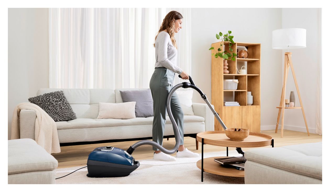 Serie 8 BGL8XPER Bodenstaubsauger mit Staubbeutel 700 W Allergie-Filter  (Schwarz, Blau) 