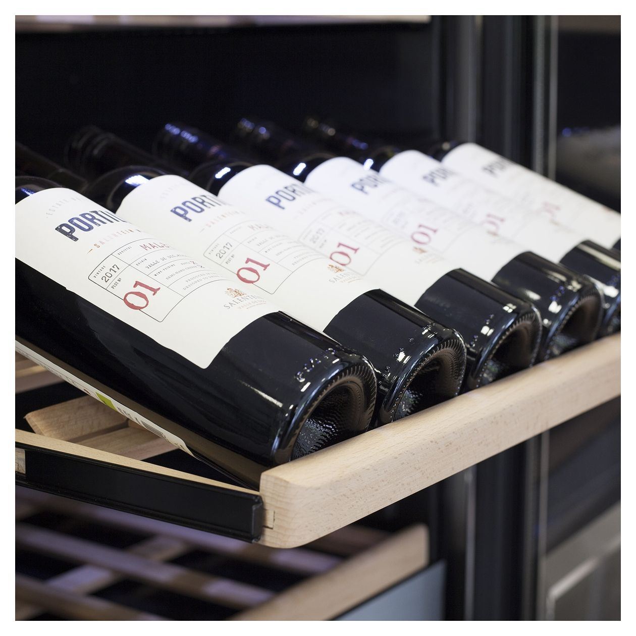 WineExclusive 126 Smart Weinkühler Freistehend EEK: G 2 Zonen 126 Flasche(n) 