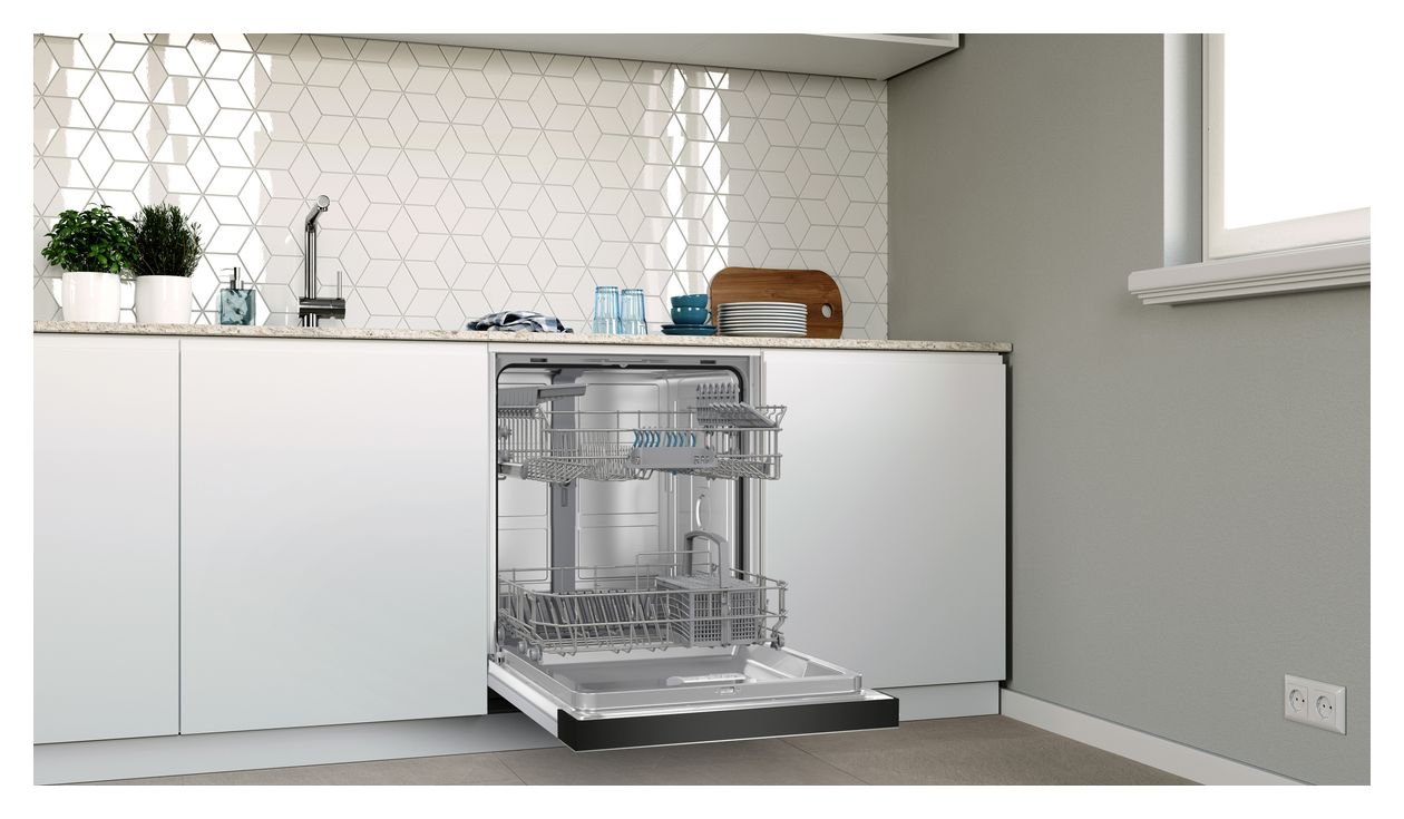 CG5US01HTD 60 cm Geschirrspüler unterbaufähig Leise 13 Maßgedecke aquaStop Funktion Wärmetauscher 