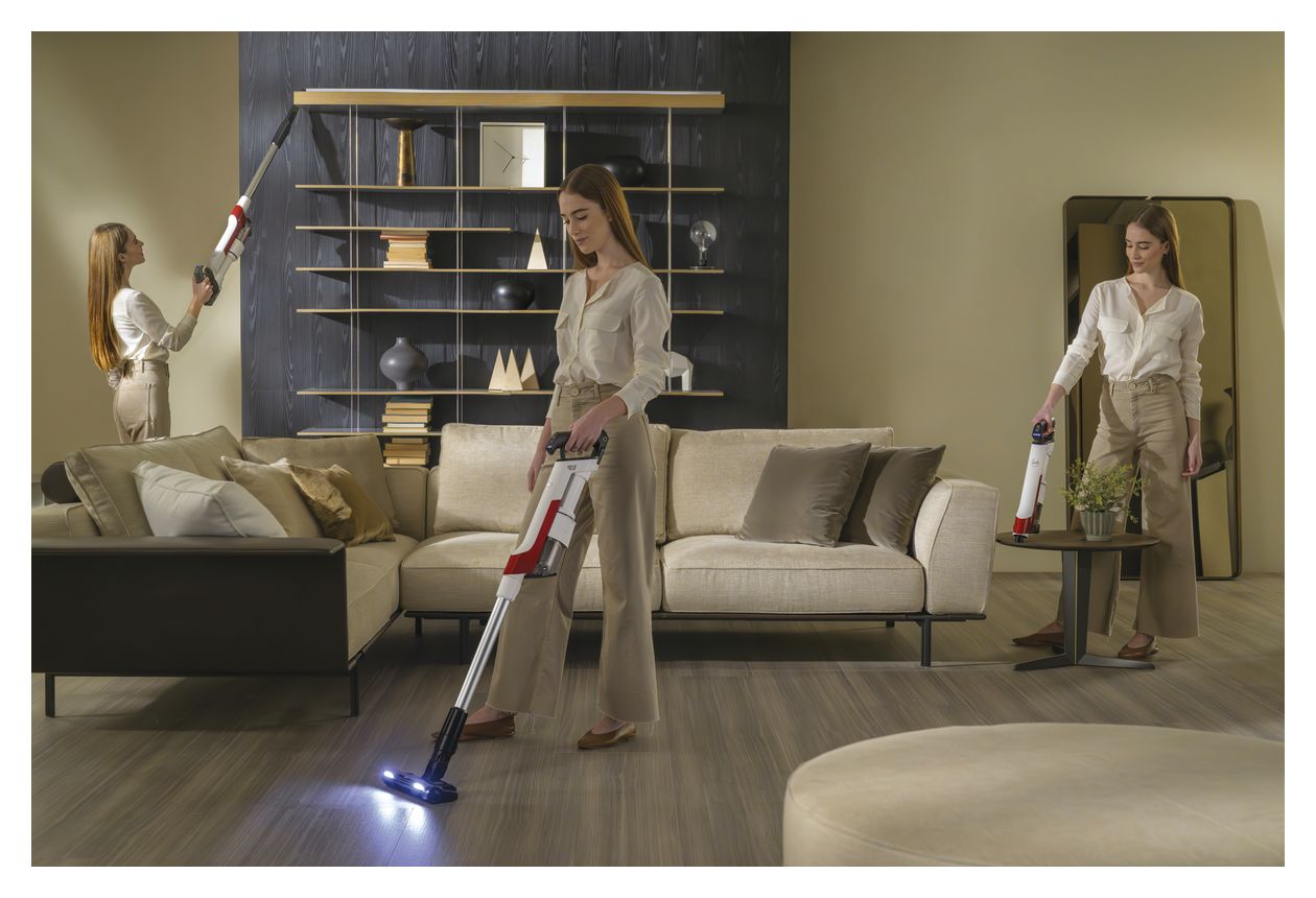 HF202H011 Handstaubsauger Beutellos bis 80 min Laufzeit 14,4 V EPA  (Rot) 