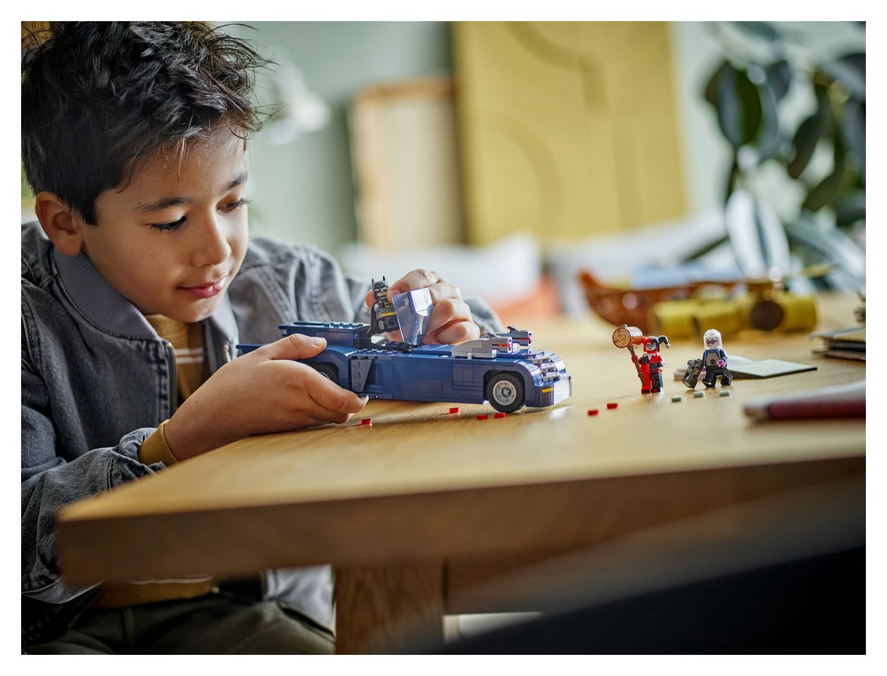 Batman™ im Batmobil™ vs. Harley Quinn™ und Mr. Freeze™ 