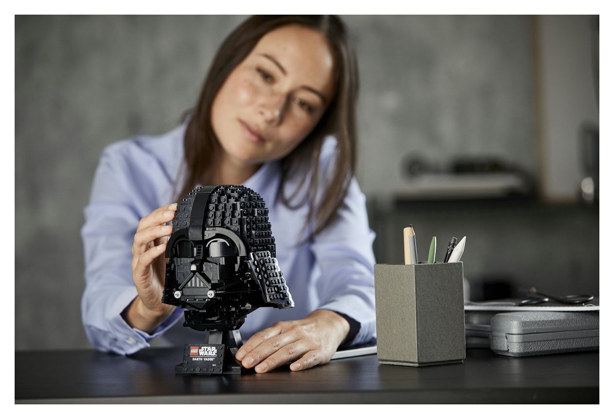 Darth-Vader™ Helm 