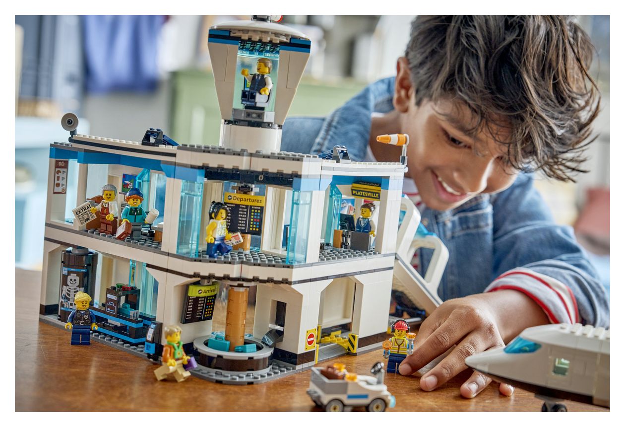 Flughafen mit Flugzeug 