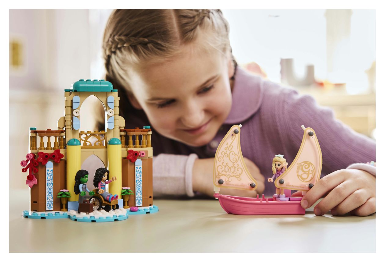 Glinda, Elphaba und Nessarose an der Universität Shiz 