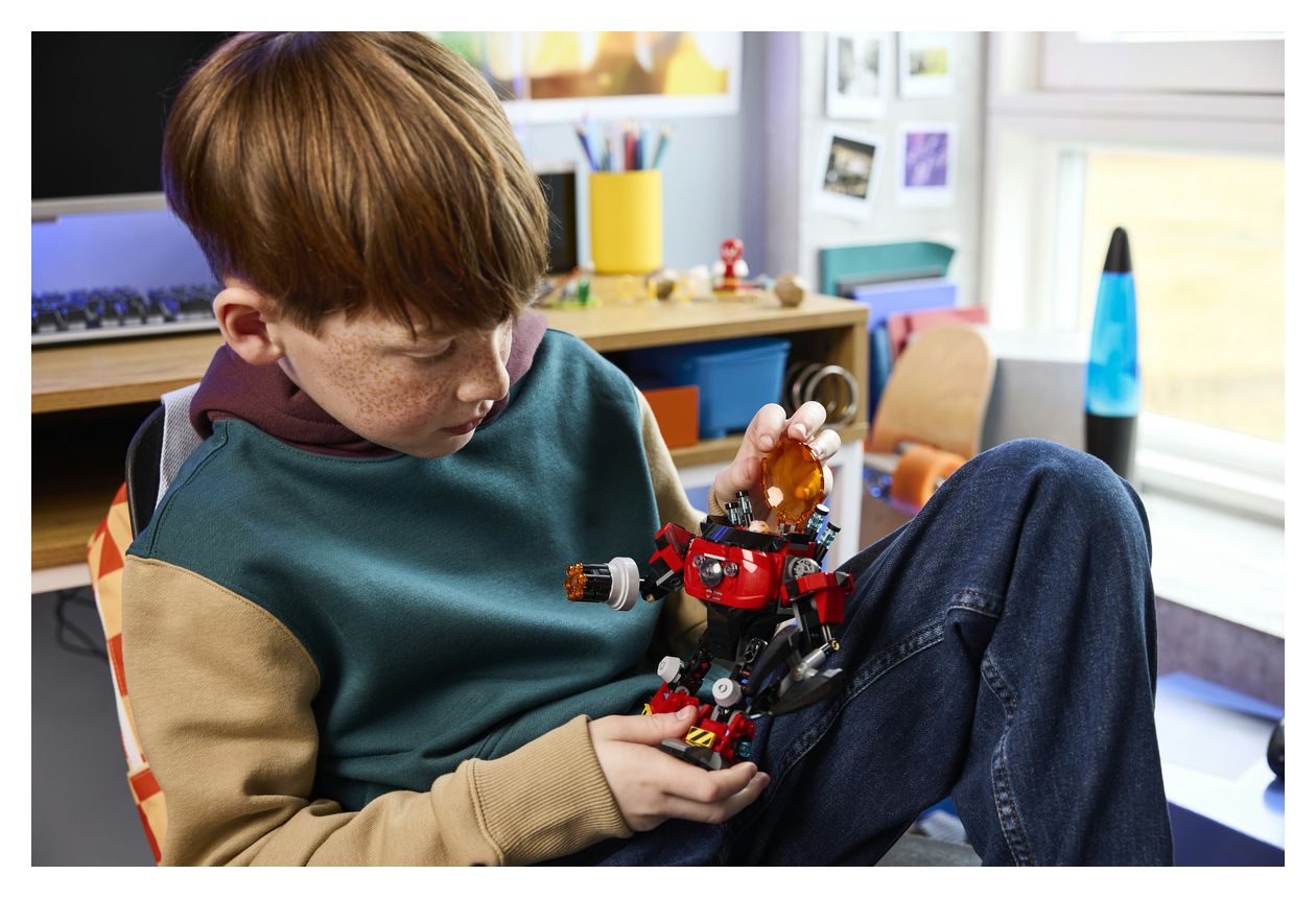 Knuckles vs. Dr. Eggmans Egg Crusher Mech 