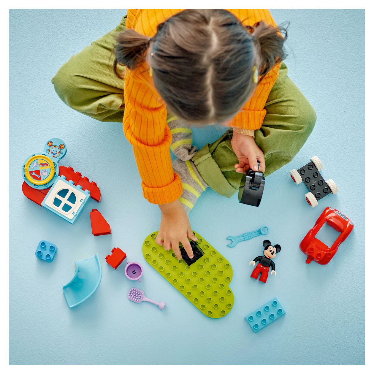 Mickys Clubhaus und Auto 