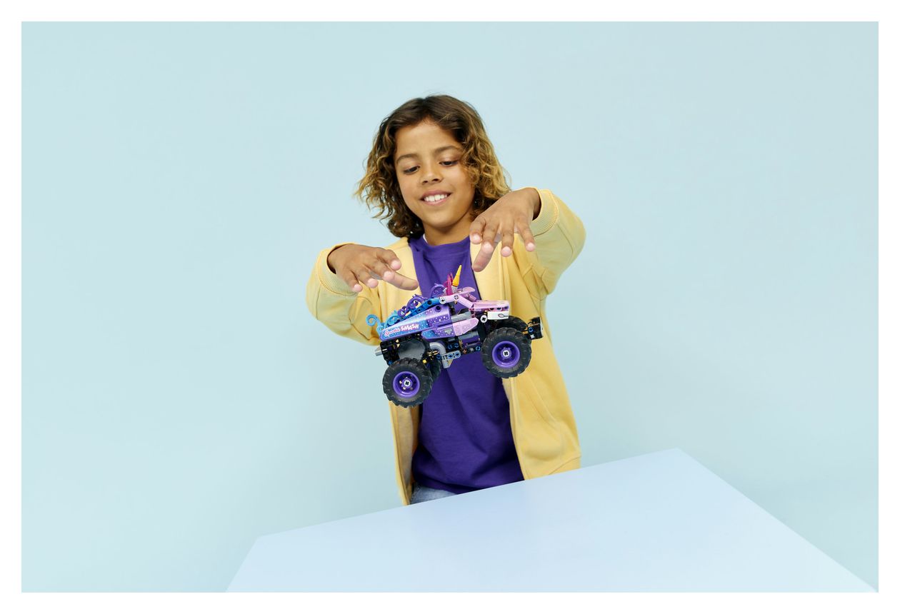 Monster Jam™ Sparkle Smash™ mit Rückziehmotor 
