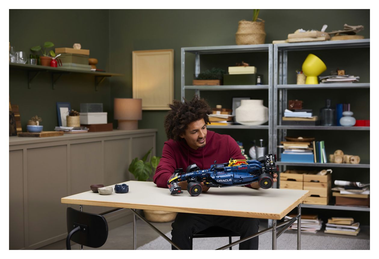 Oracle Red Bull Racing RB20 F1 Rennauto 