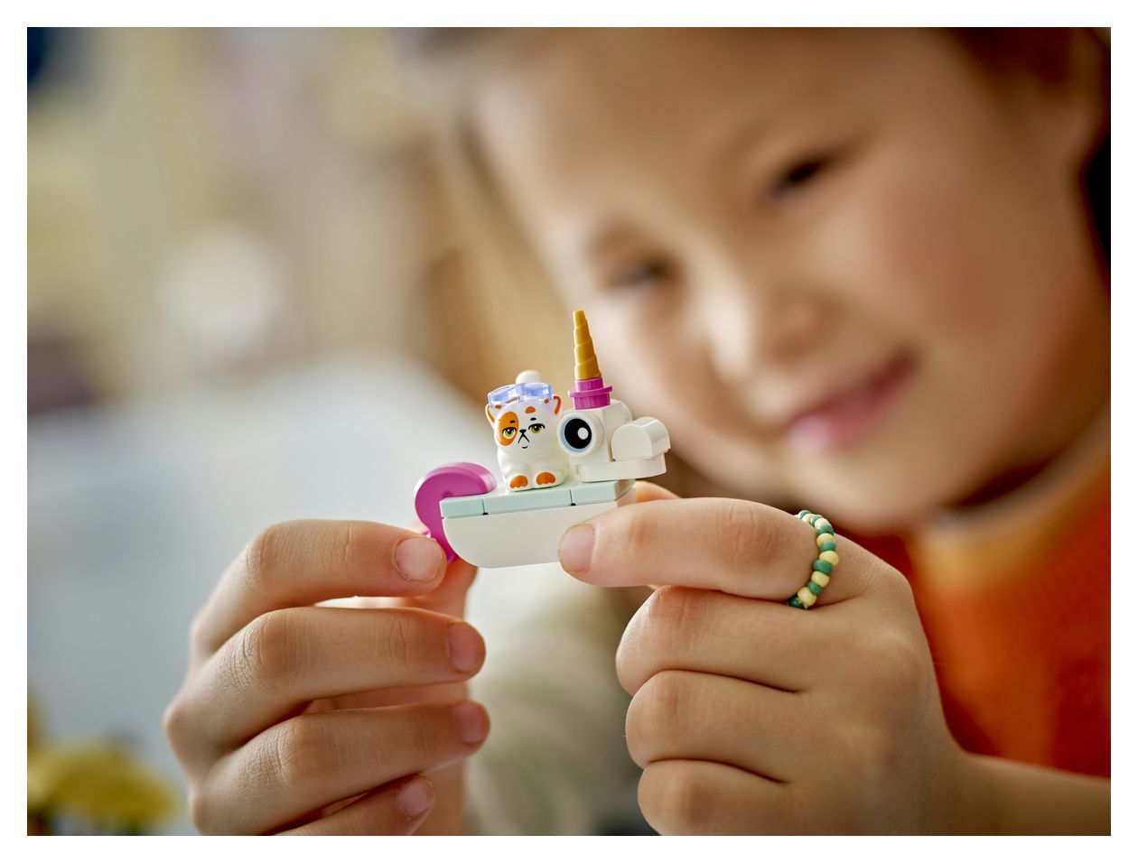 Poolparty mit Einhorn und Flamingo 