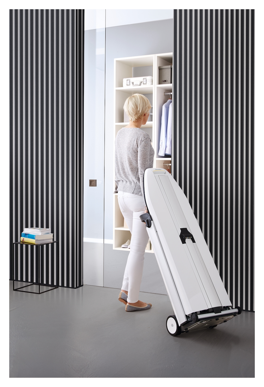 B4847 FashionMaster Dampfbügelstation 100 g/min (Anthrazit, Blackberry, Weiß) 